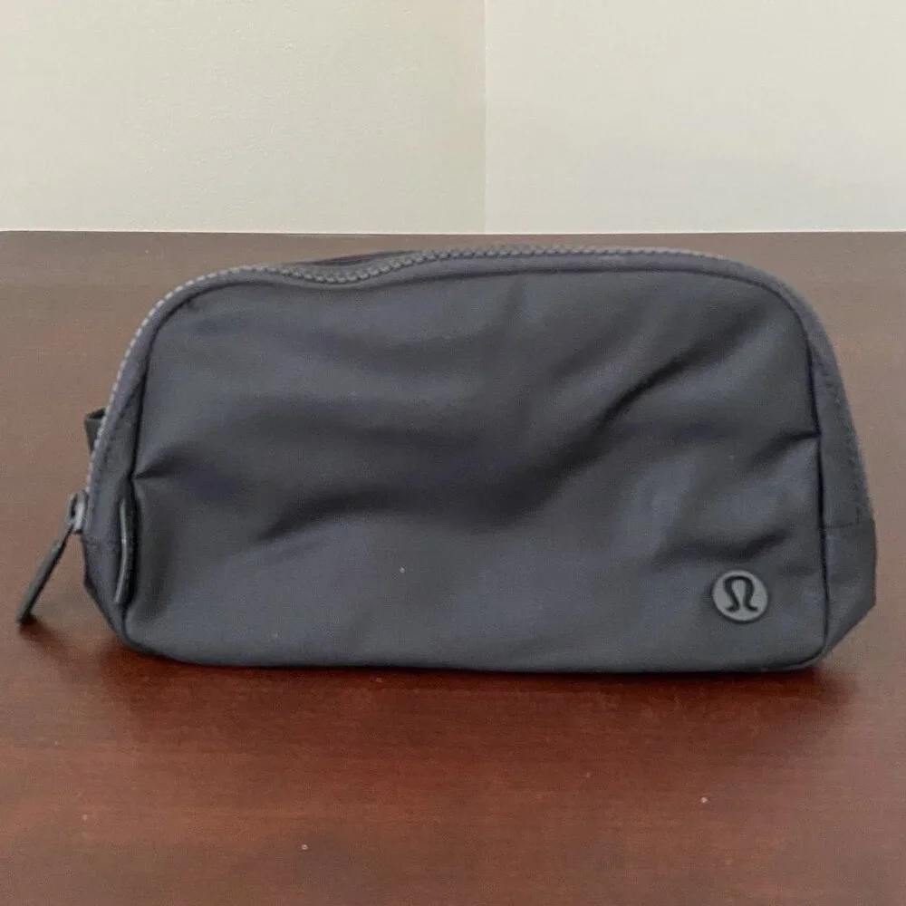Lululemon Everywhere Belt Bag 1L NWT - Picture 4 of 13